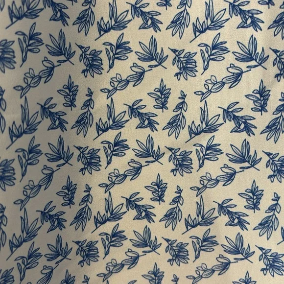 NWOT SHEIN size L Floral Embroidered Blue Women's Top - Picture 4 of 7